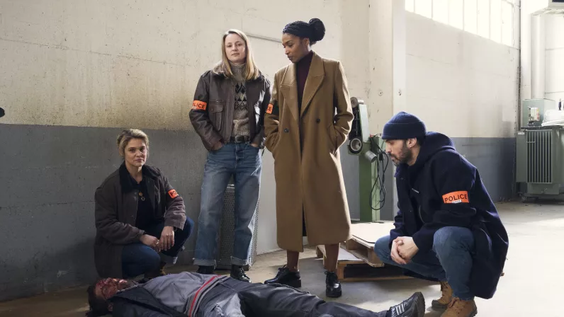 « Comme une ombre » « Comme une ombre »