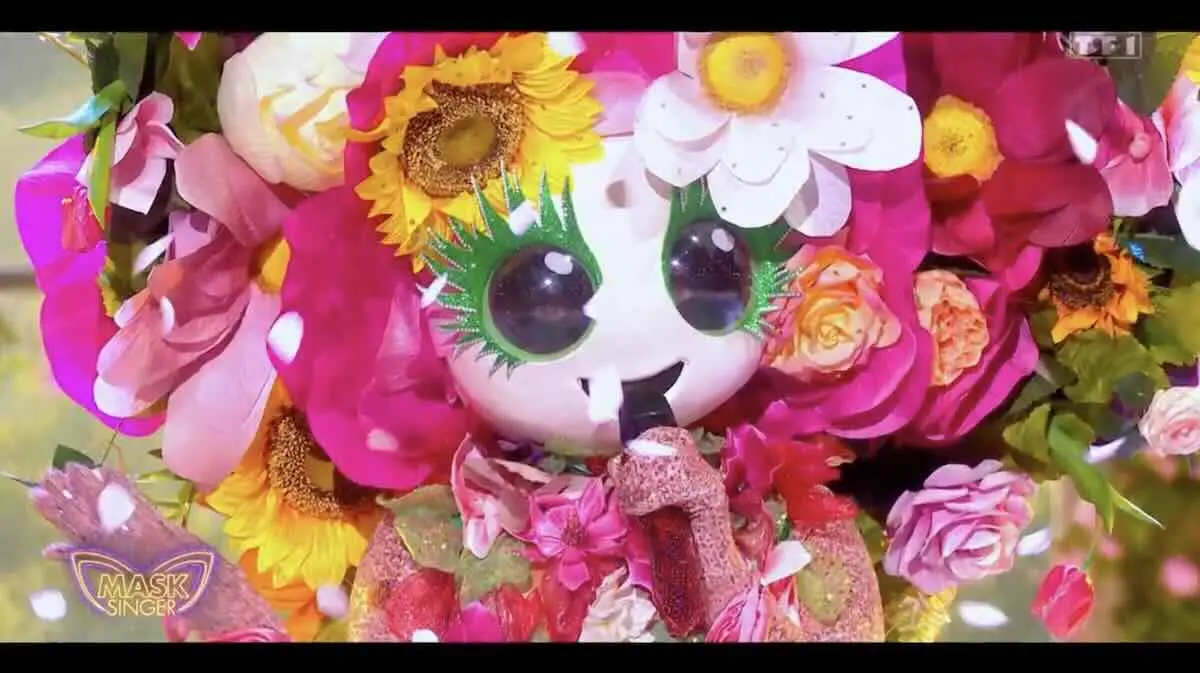 « Mask Singer » du 29 mai : qui se cache derrière le bouquet ?